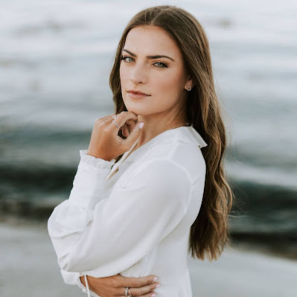 Meet your Posher, Maura